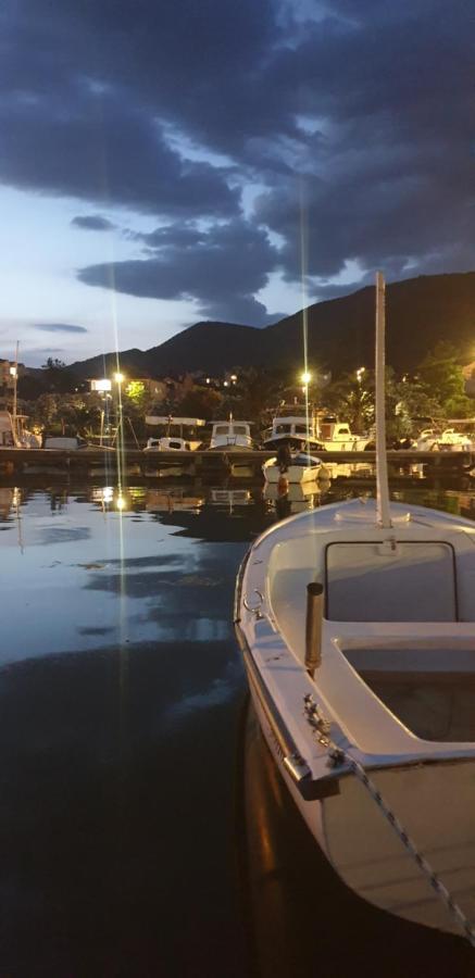 Studio Apartmani Vukasin Tivat Exteriör bild