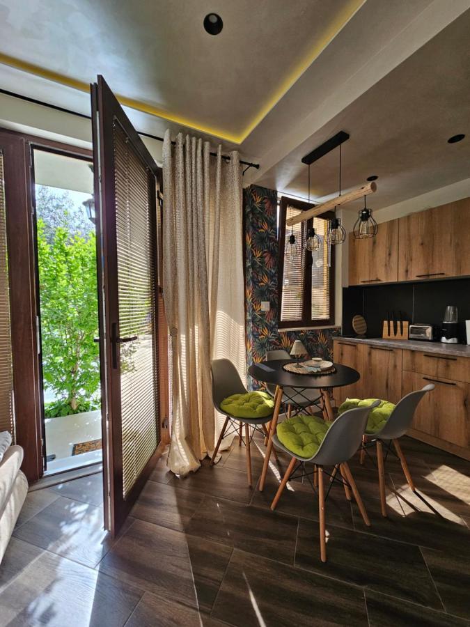 Studio Apartmani Vukasin Tivat Exteriör bild