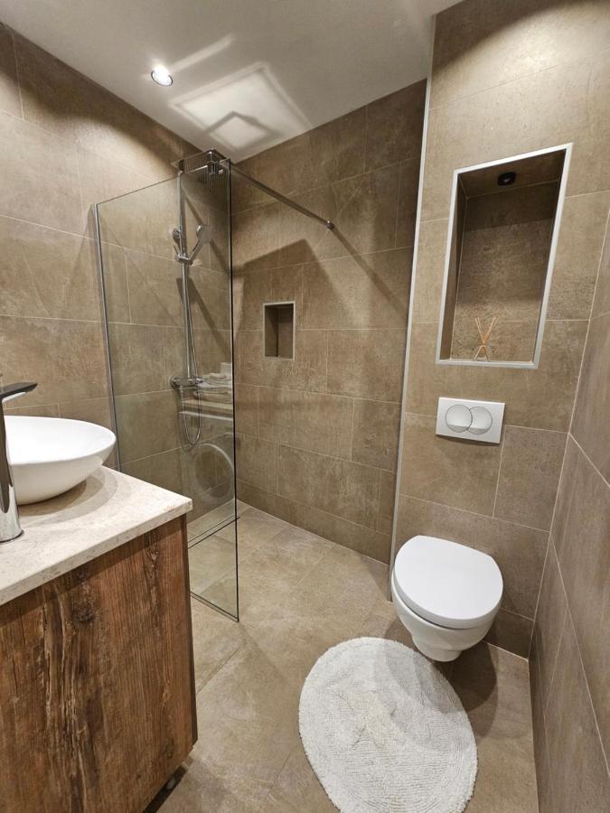 Studio Apartmani Vukasin Tivat Exteriör bild