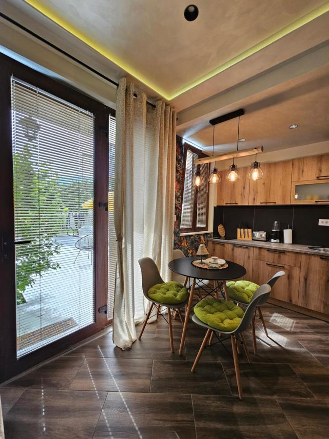 Studio Apartmani Vukasin Tivat Exteriör bild