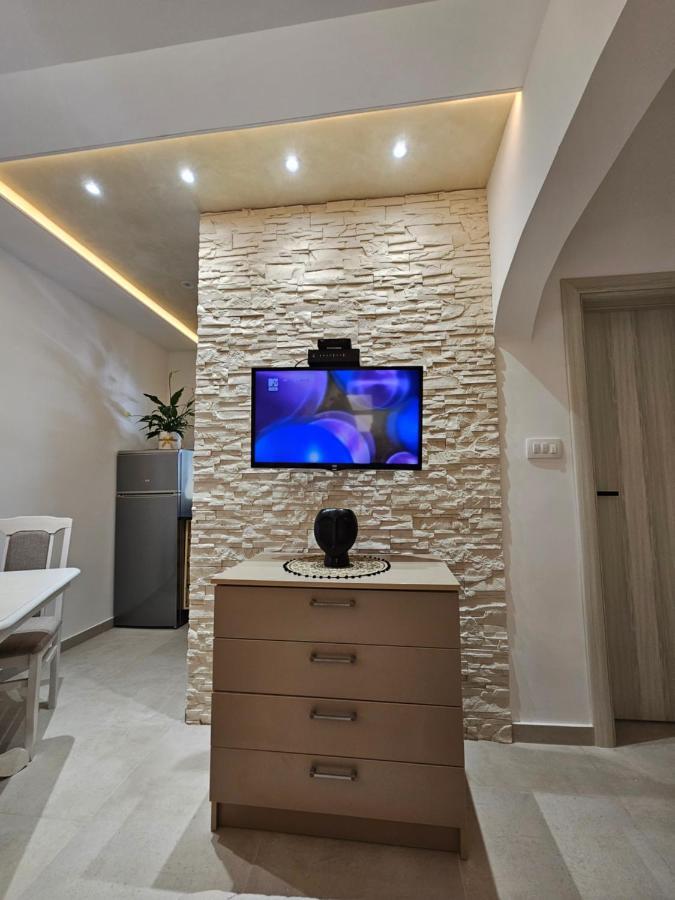 Studio Apartmani Vukasin Tivat Exteriör bild