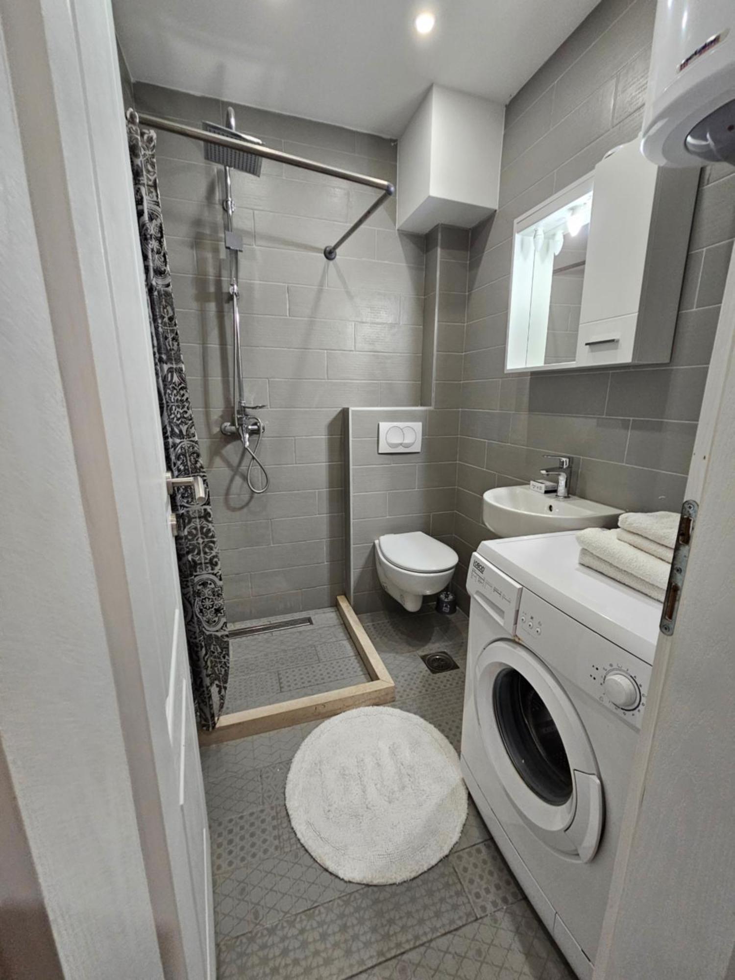 Studio Apartmani Vukasin Tivat Exteriör bild