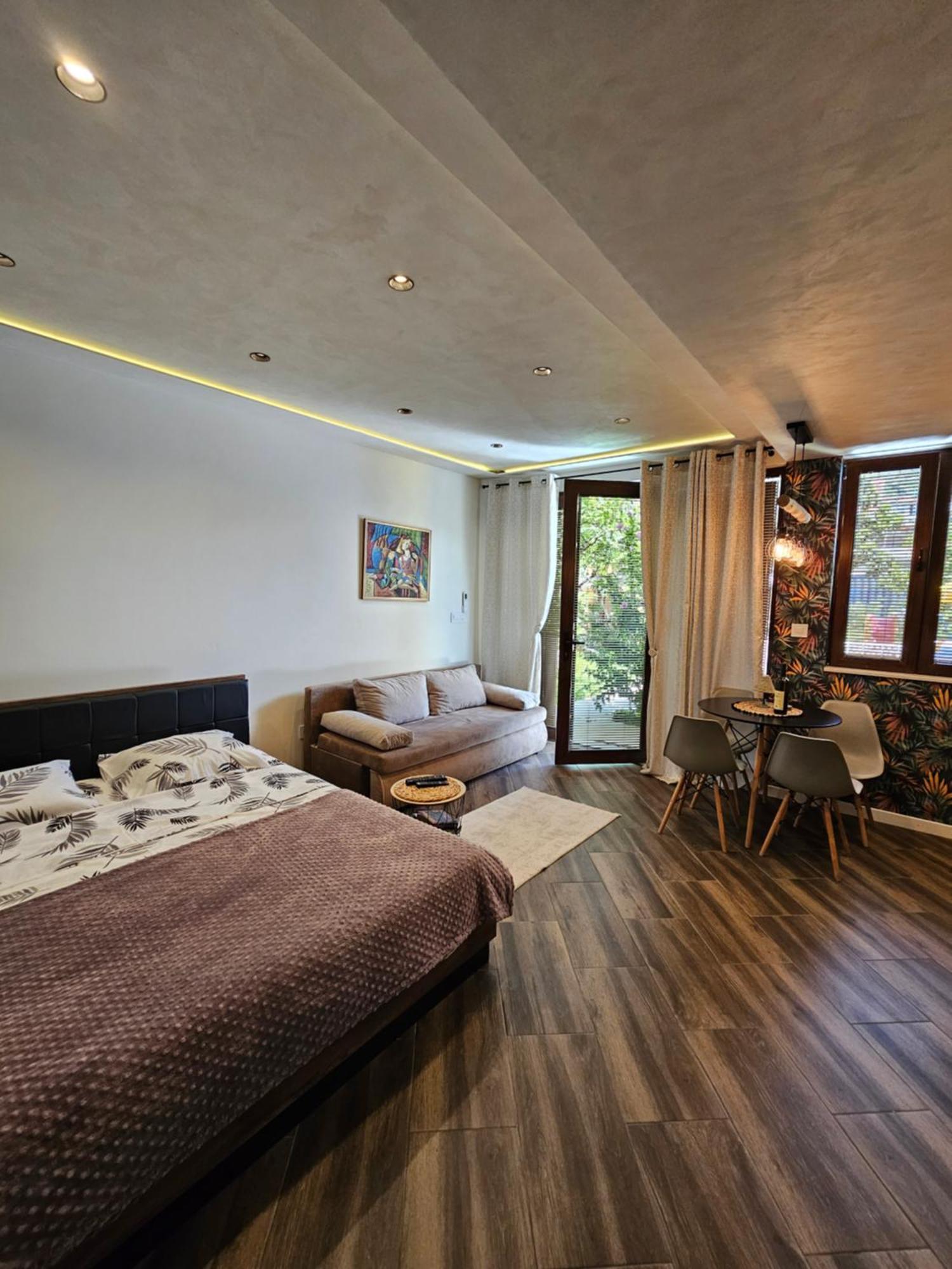 Studio Apartmani Vukasin Tivat Exteriör bild