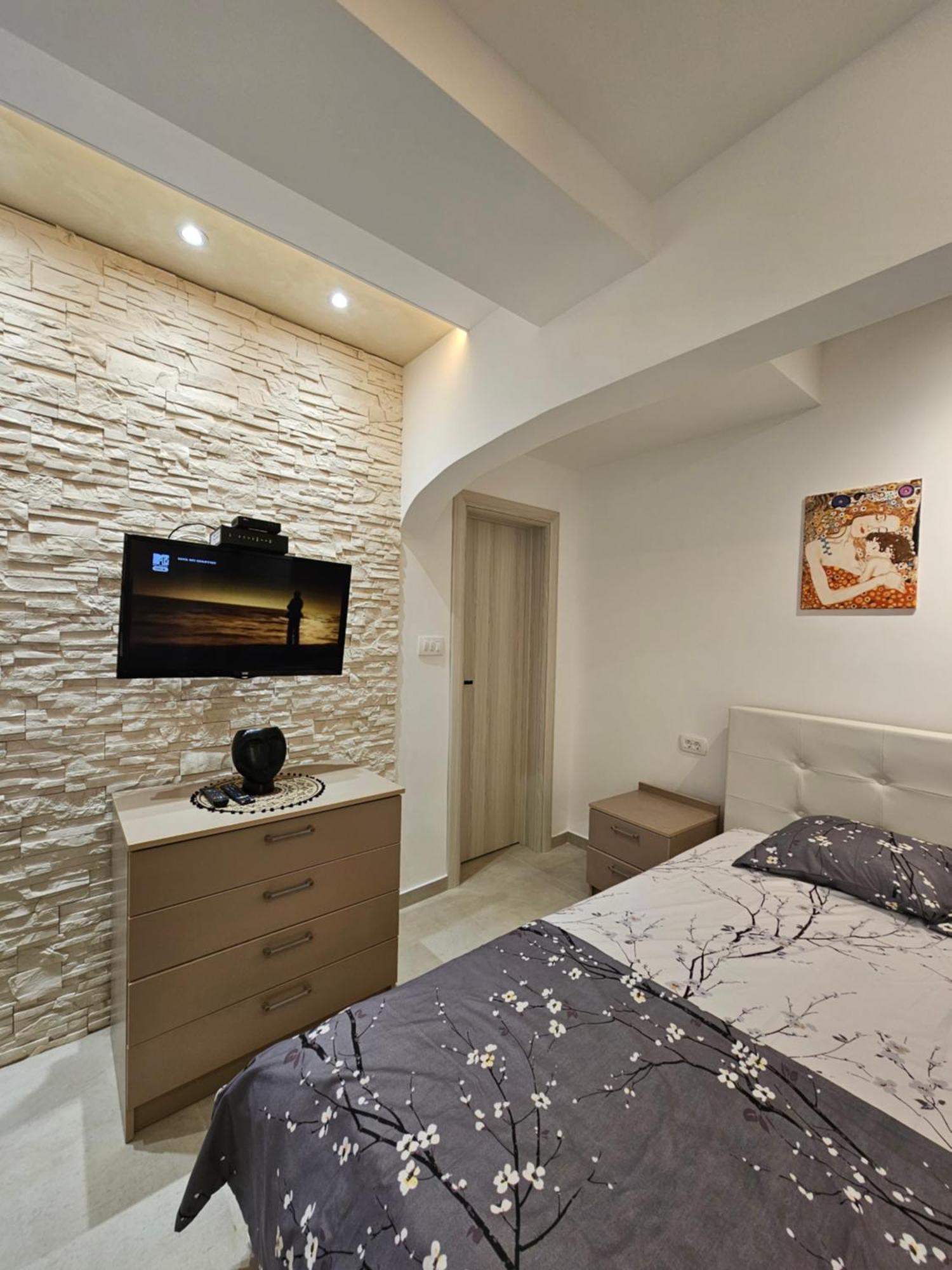 Studio Apartmani Vukasin Tivat Exteriör bild