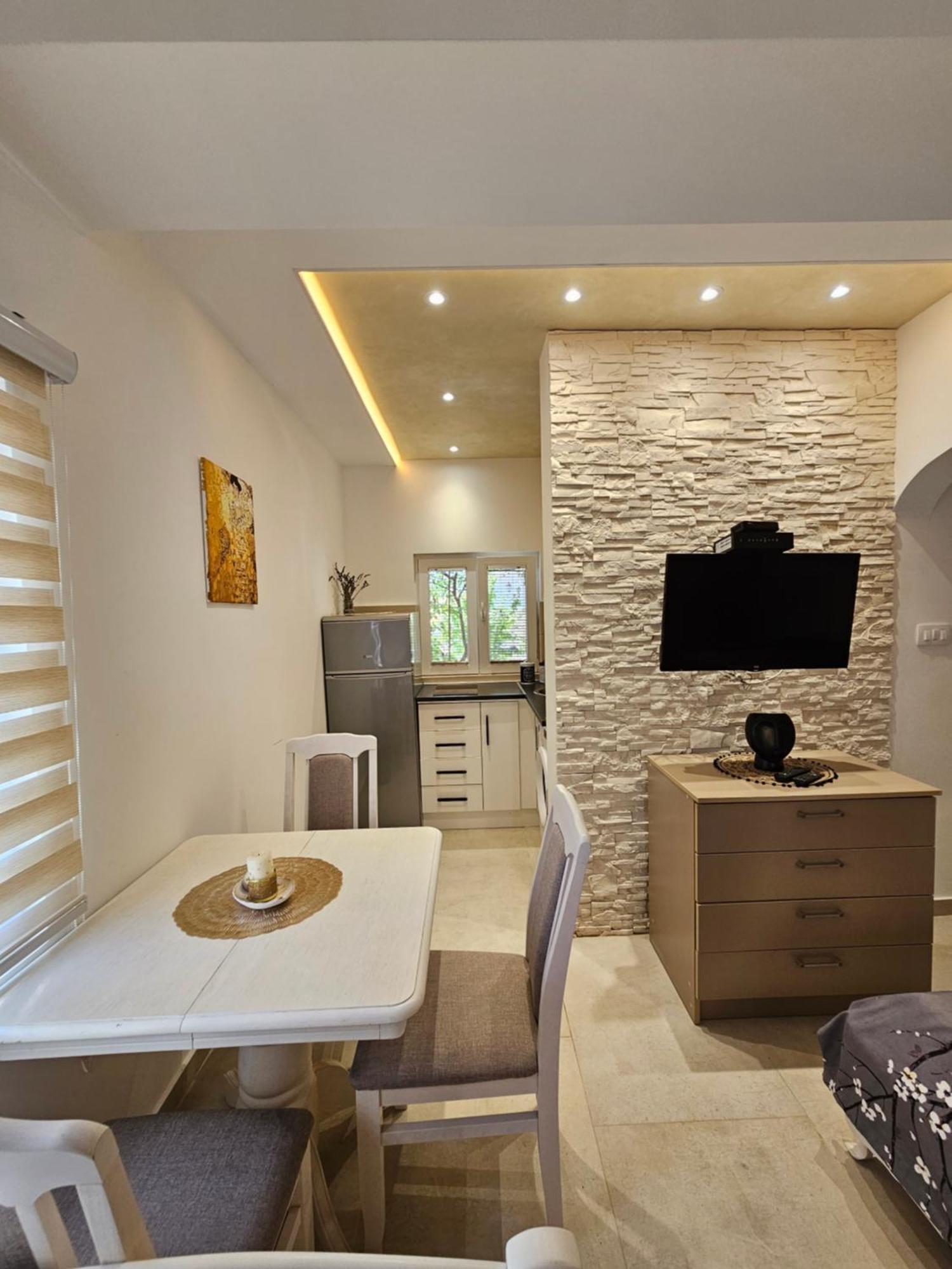 Studio Apartmani Vukasin Tivat Rum bild
