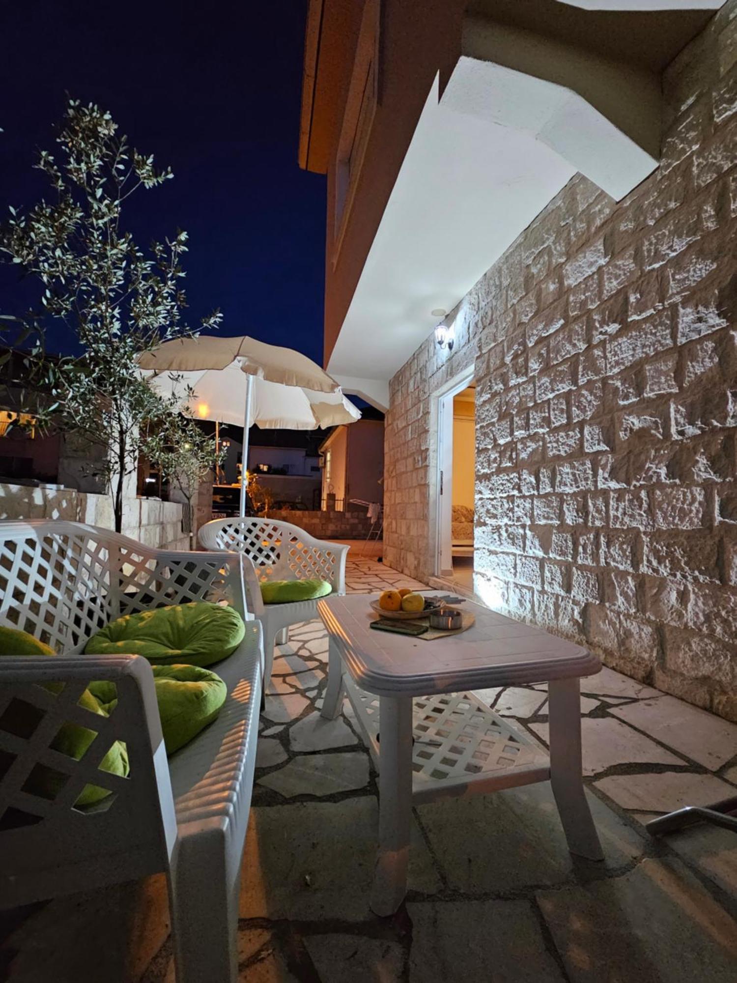 Studio Apartmani Vukasin Tivat Exteriör bild