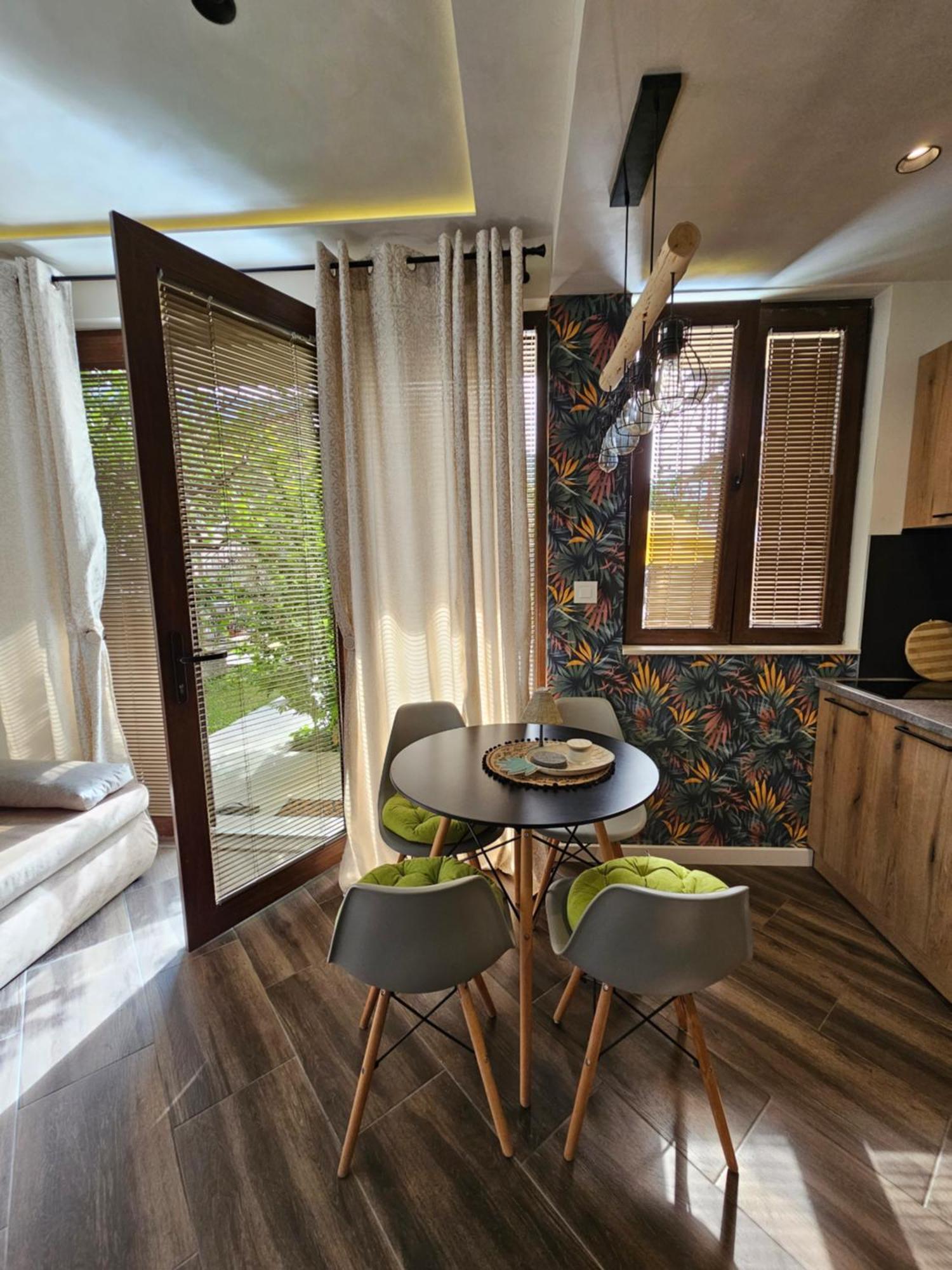 Studio Apartmani Vukasin Tivat Rum bild